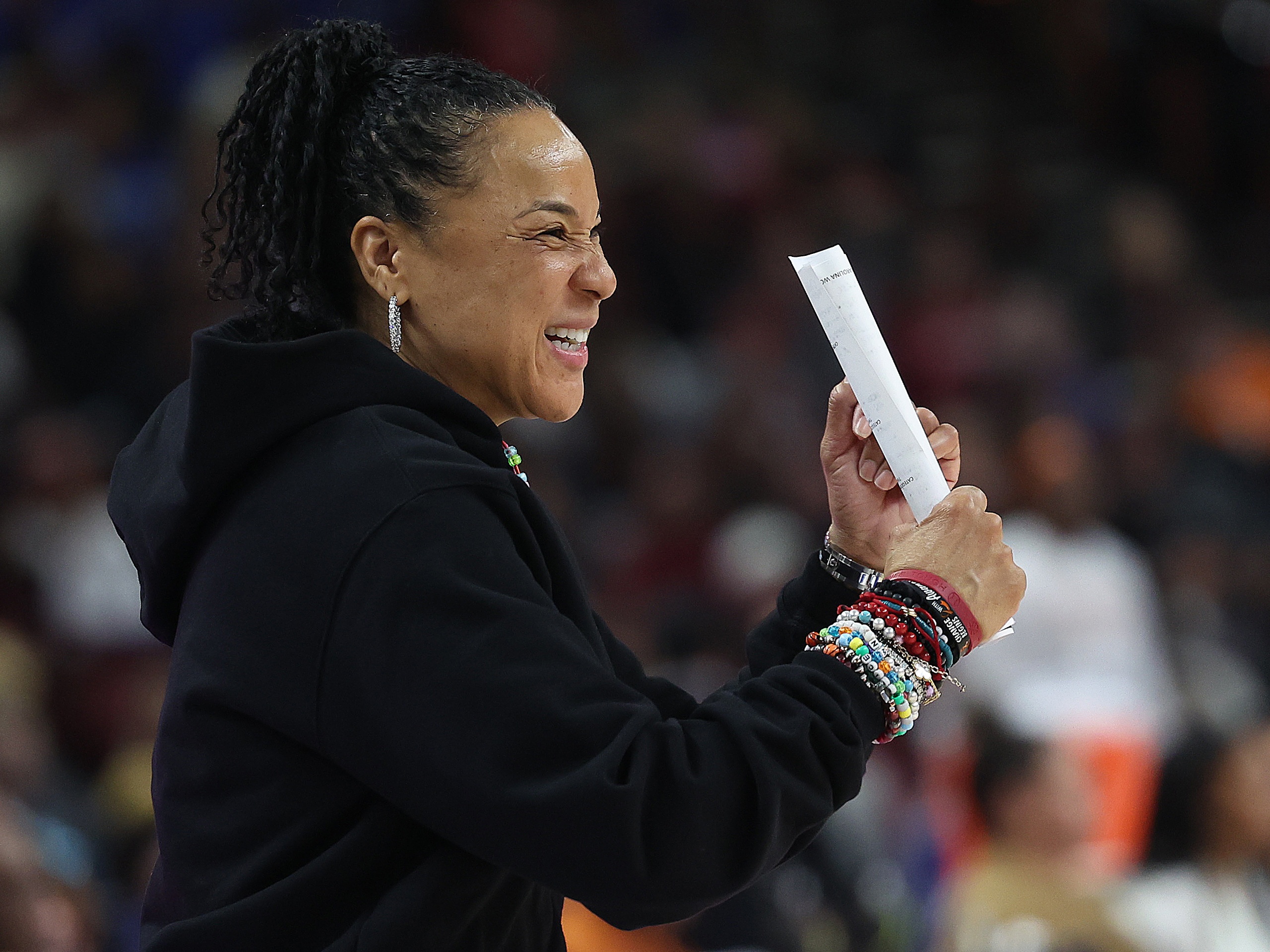 Dawn Staley Finally Gets A Real Apology From Geno Auriemma Because You Spoke Up